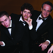 התזמורת הסימפונית אשדוד<br> שלושה פסנתרנים על במה אחת<br> התזמורת הסימפונית אשדוד<br> שלושה פסנתרנים על במה אחת<br>